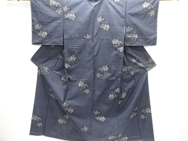 未使用品　枝花模様織出し本場泥大島紬着物（7マルキ）